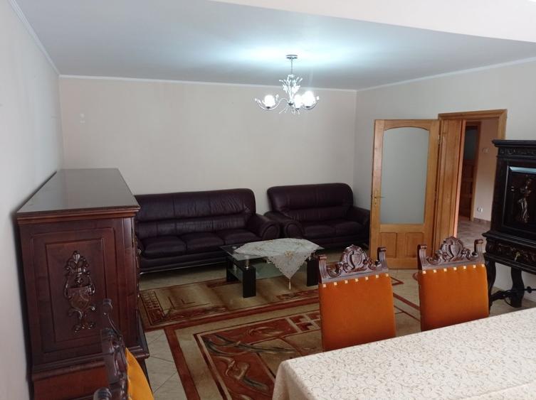 casa / vila Gavana 3  , mobilata / utilata , finisaje clasice ! - 23