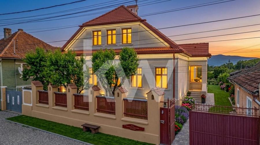 Proiect de restaurare langa Cetatea Prejmer,  casa si teren de 5.458 mp - 1