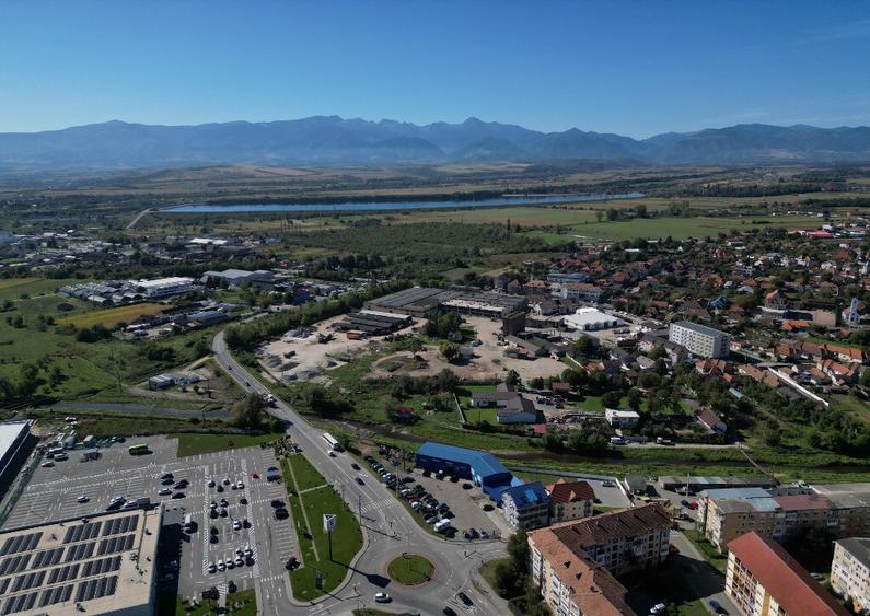 Posibilitate unica investitie spatiu comercial rezidential teren 3079m - 1