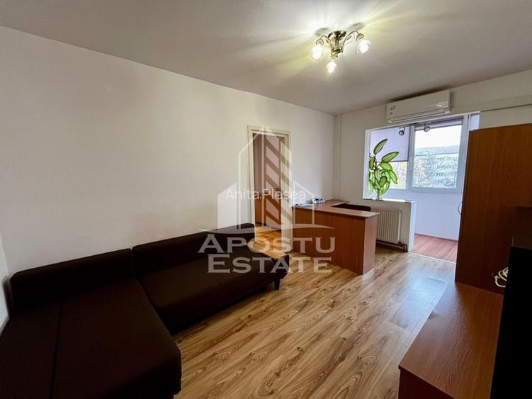 Apartament 2 camere,etaj 3,centrala proprie,zona Dacia