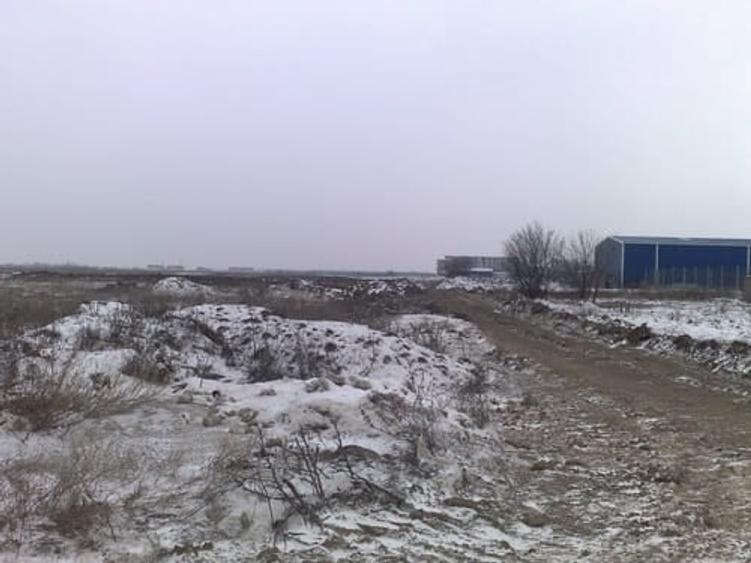 De vanzare acest teren de 17200 mp ,  strada Piscul Sadului,  pret 110 Euro/mp - 3