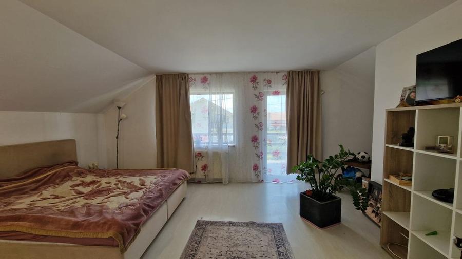 Casă spațioasă cu 4 camere plus teren 5.7 ari, Sat Sasar Comision 0 - 13