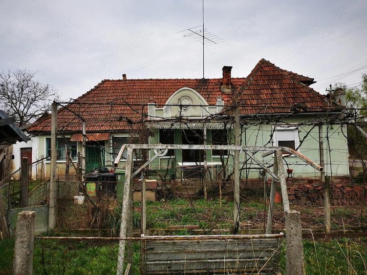 Casa cu teren de vanzare - 1