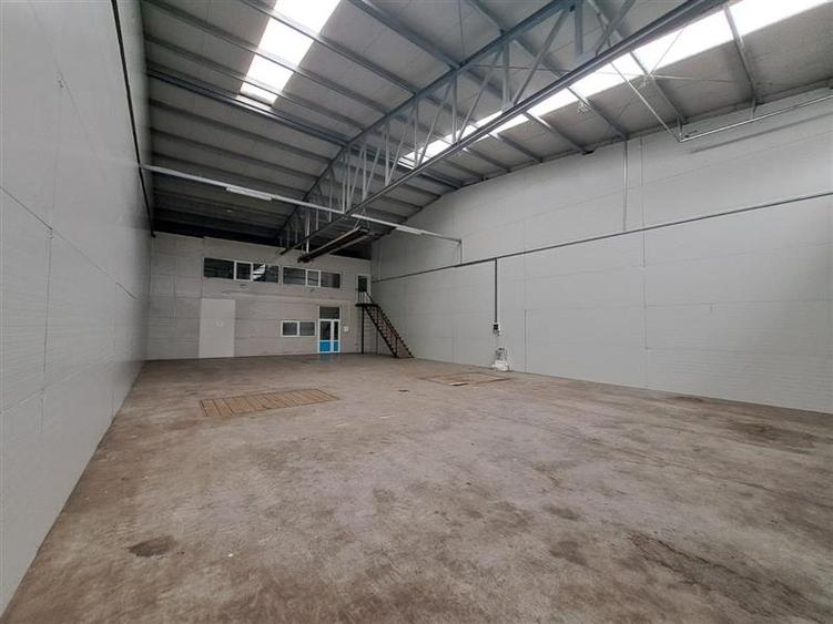 Hala de 300 mp + spatii birouri, situata in Luna de Sus! - 4