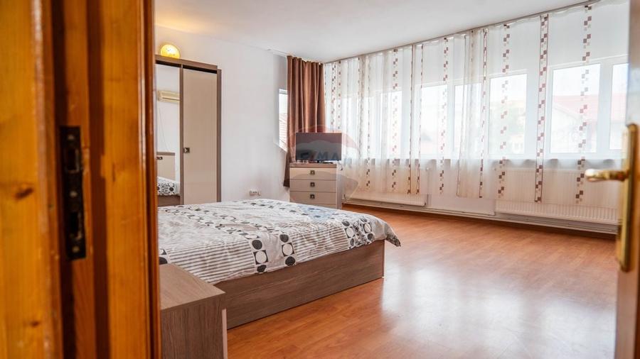 VILĂ MIXTĂ DE VÂNZARE – STRADA 1 DECEMBRIE 1918 - 45