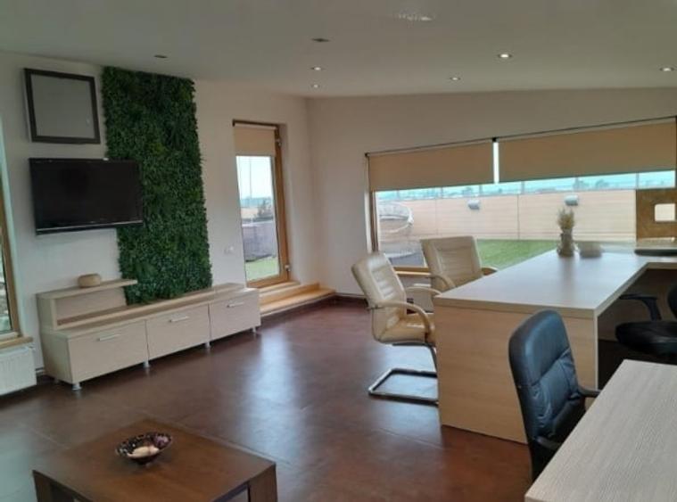 Spatiu birouri modern, mobilat integral - 1