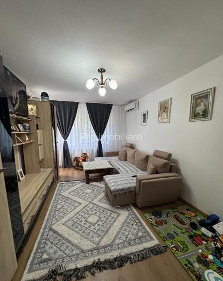 Vand apartament cu 3 camere