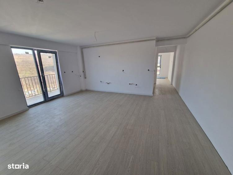 Apartament 3 camere cu 2 balcoane, la 4 km de Podu Ro?-93 000 euro - 10