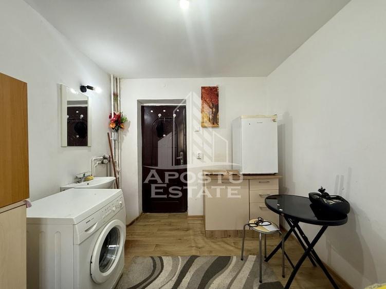 Garsoniera cu baie comuna, etaj 2, zona Take Ionescu - 2