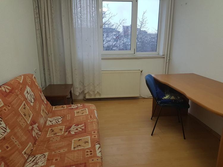 Apartament doua camere, etaj 3, mobilat si utilat, CT, langa biserica Precista - 4