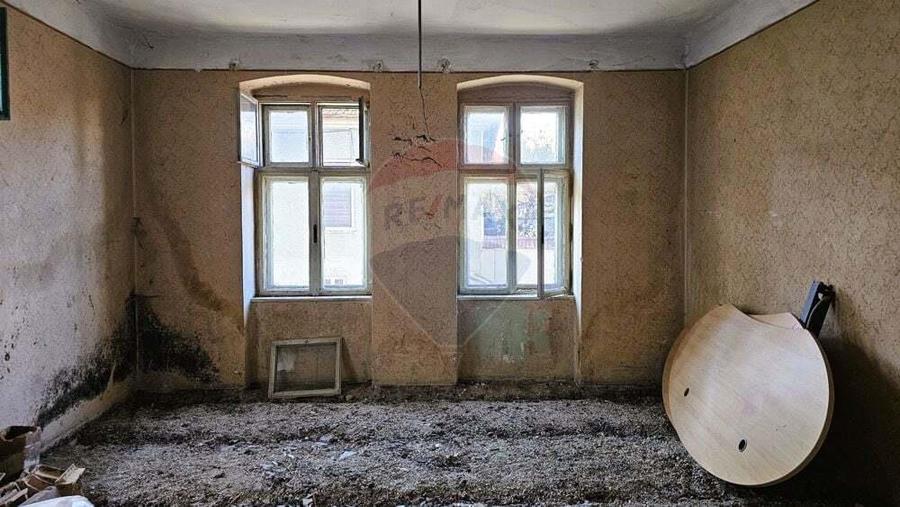 Lot teren de 597 mp | Casa renovabila | (PUZ si CU Bloc P+2+M etaje) - 9