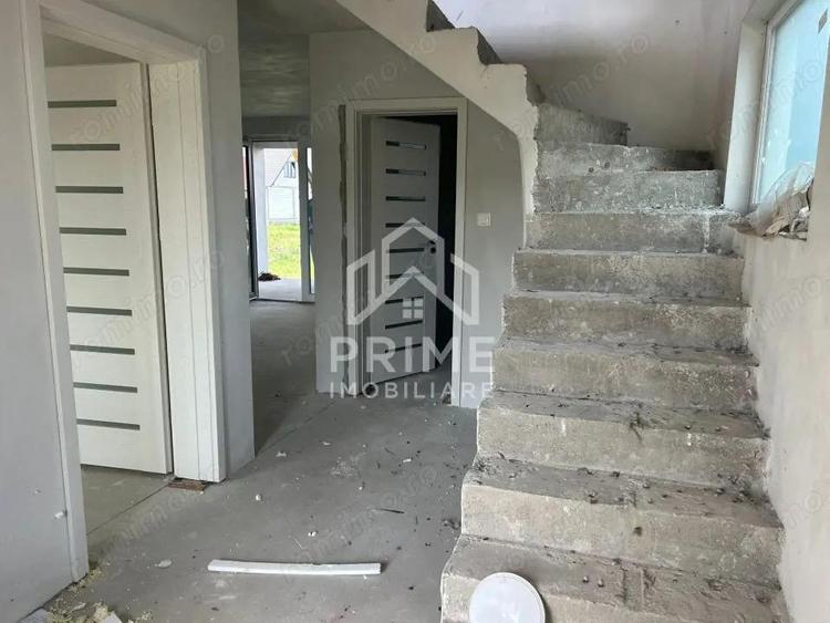 Casa de vanzare , 136 mp + 684 mp teren , Zona Totoi - 7