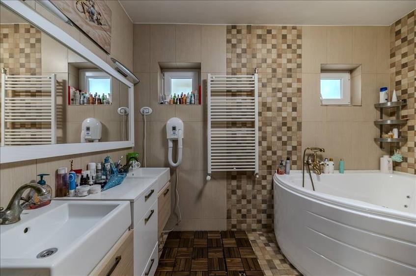 Vila   de LUX la vanzare in  Parcul Sub Arini - 12