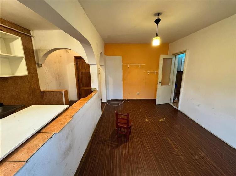 2 camere, zona sud, etaj 3/4, izolat, termopan (necesita renovare) - 2