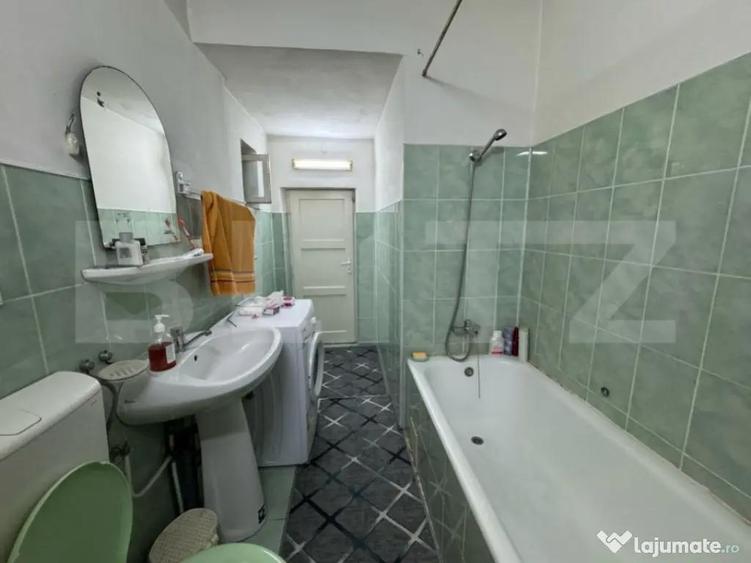 Casa de vanzare, cu 3 camere, 120 mp, 1080 mp teren, zona Si - 6