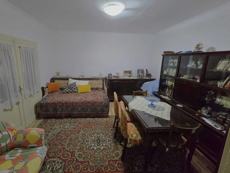 Casă cu 4 camere în Ultracentral