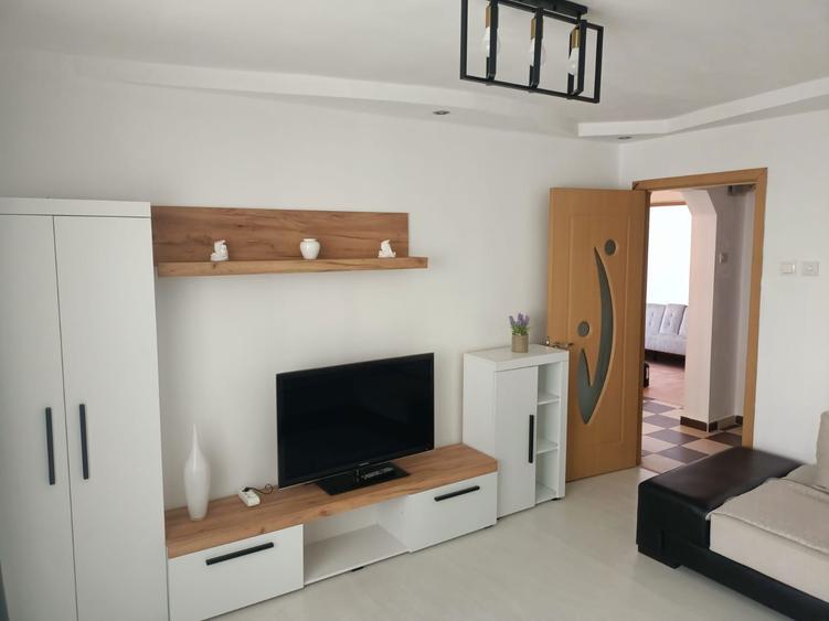 Inchiriere -Apartament 3 camere Lamaita-Vest - 4