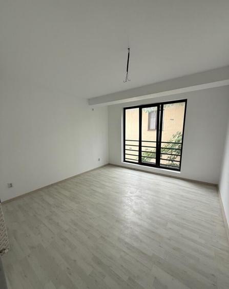 Triplex bine compartimentat, 5 camere si loc de parcare - 9