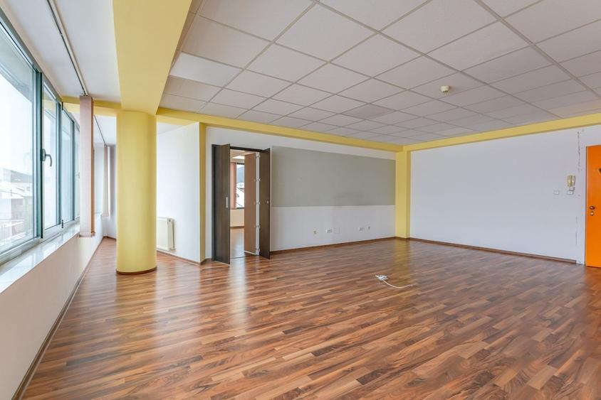 Spațiu birou individual în Brașov, Centru: 39 mp utili pe Strada N. Titulescu - 6