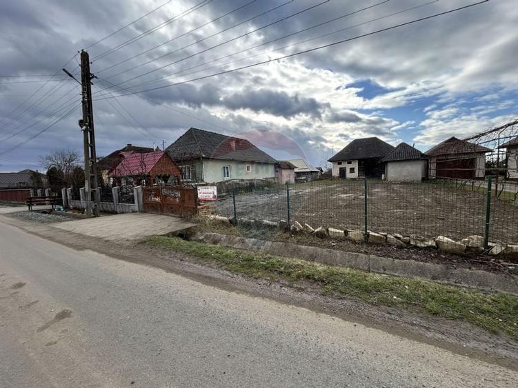 Constructie de caramida cu 3 camere de vânzare in centrul com. Salsig - 3