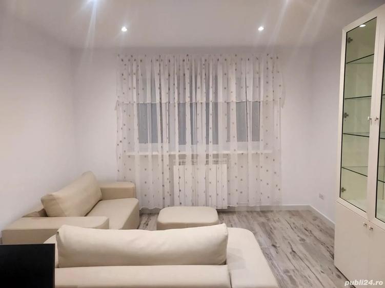 Inchiriez apartament 3 camere, decomandat, etaj 2, Precista - 1