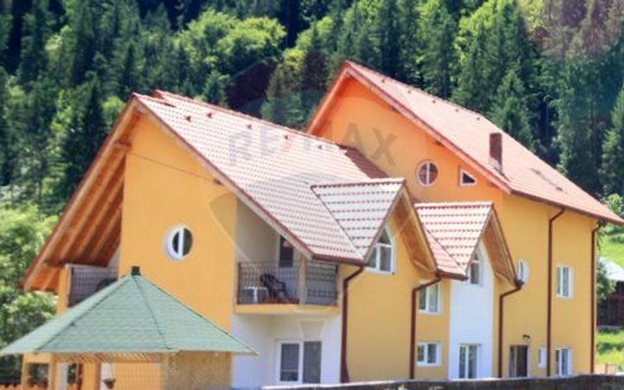 Vila cu 13 camere de vanzare - 1