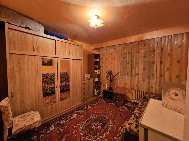 Apartament 4 camere,2 bai,2 balcoane,etaj 2 - 8