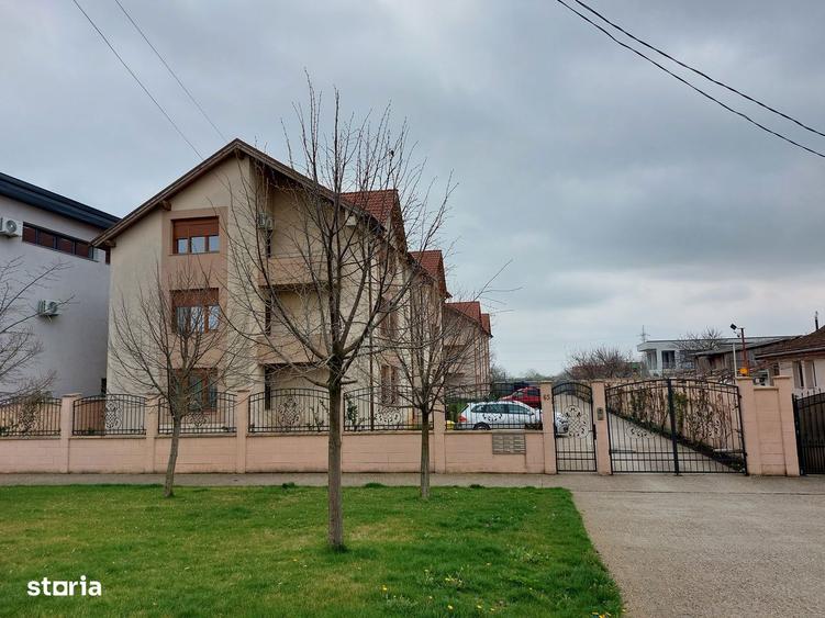 Vand ap. 3 camere, zona buna, Micalaca , locuri parcare in curte - 1