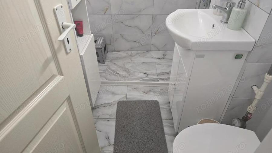 Vand apartament 2 camere in Deva, zona Piata Centrala, decomandat, parter inalt peste garaje, - 2