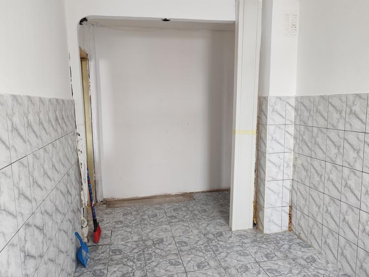 Apartament 2 camere liber la vanzare zona Fartec - 11