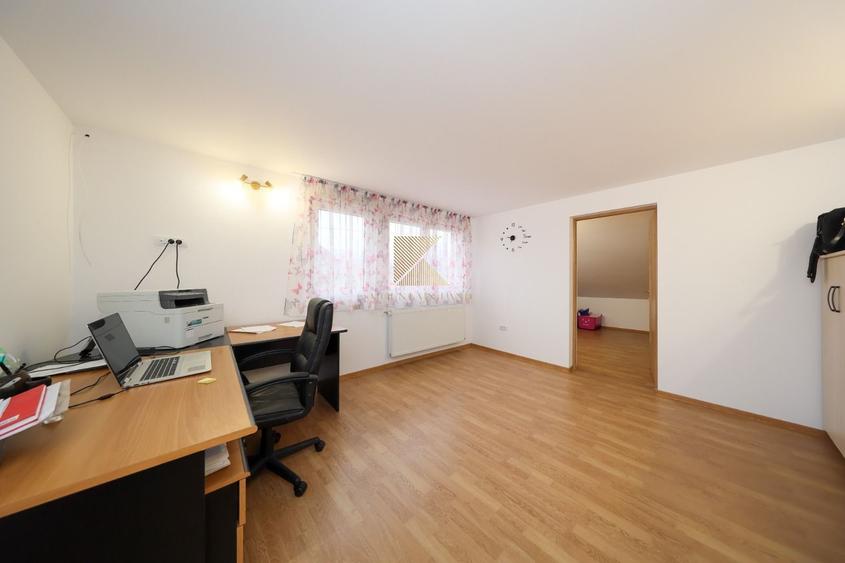 Proprietate mixtă cu spațiu comercial și locuință, Cristian - 10