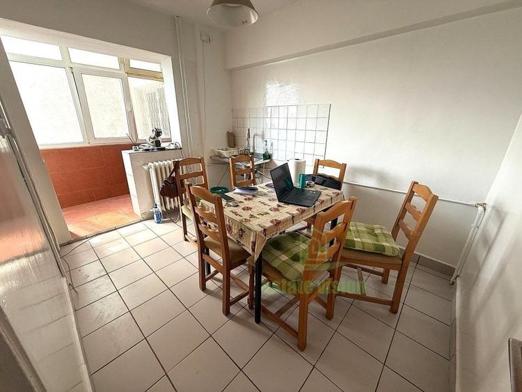 Apartament 4 camere decomandat, bloc reabilitat din 1980, Piata Amzei - 6