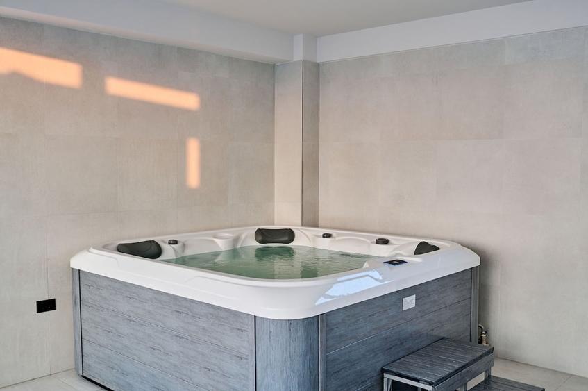 Apartament cu 2 camere decomandat în Mamaia-Sat
