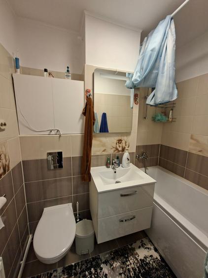 Ofer de inchiriat 3 camere - 6