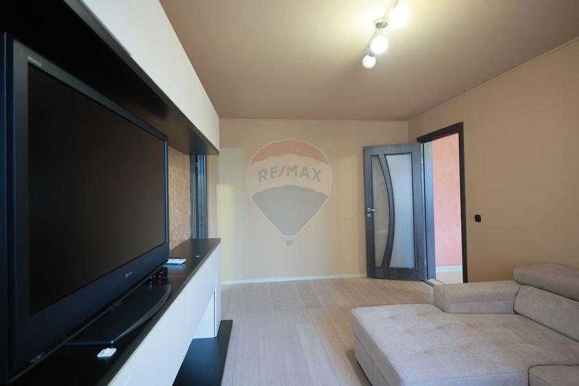 Apartament cu 3 camere de închiriat, în zona Rogerius - 11