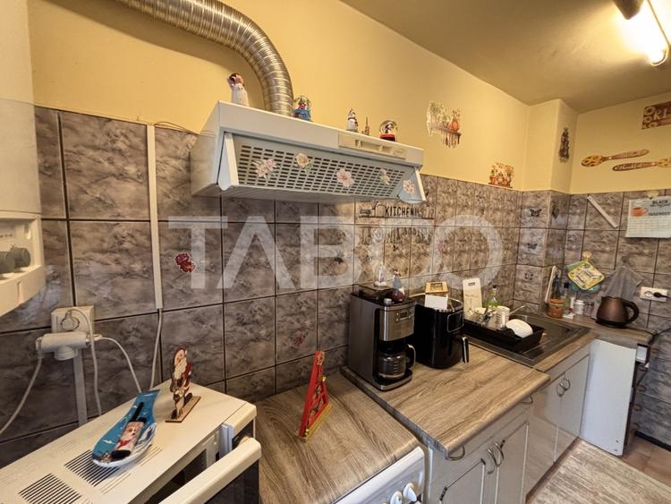 Apartament 3 camere 55 mpu decomandat etaj 2 + pivnita Valea Aurie - 4