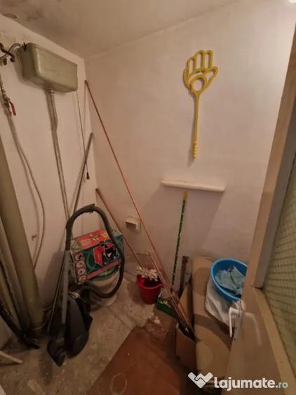 Apartament cu 3 camere decomandat în Hotvon
