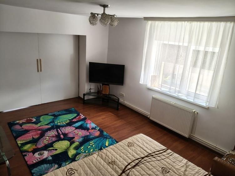 Casă cu 3 camere cu Teren 250 Mp în Valu lui Traian