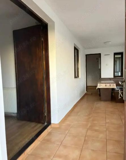 Casă cu 5 camere cu Teren 900 Mp în Andrei Mureșanu