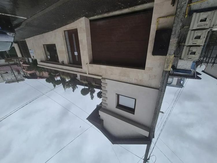 Inchiriere spatiu com sau de birouri in suprafata 30 mp -expunere directa la Str. Banu Maracine nr18 - 10