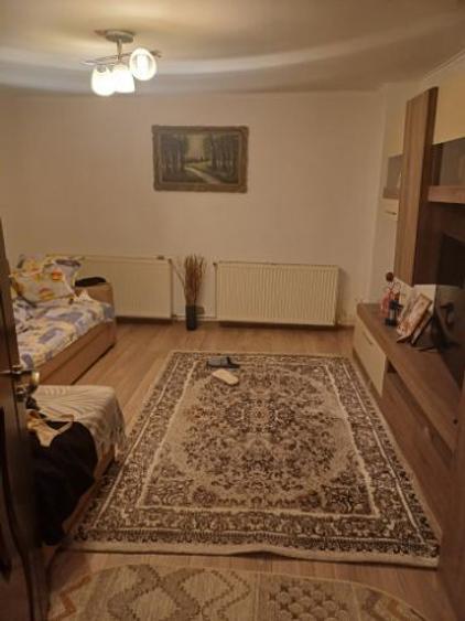 Casa de vanzare la piata Giulesti  - 1