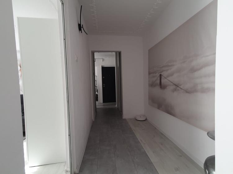 Vand apartament 3 camere zona Micalaca renovat modern -gata de mutat! - 8