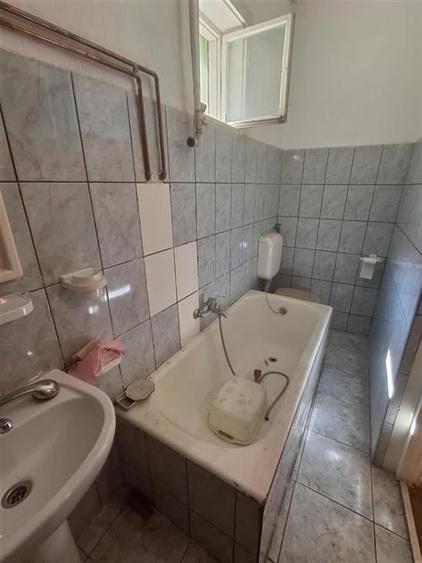 Apartament la casa 2 camere pivnita parcare zona Terezian - 4