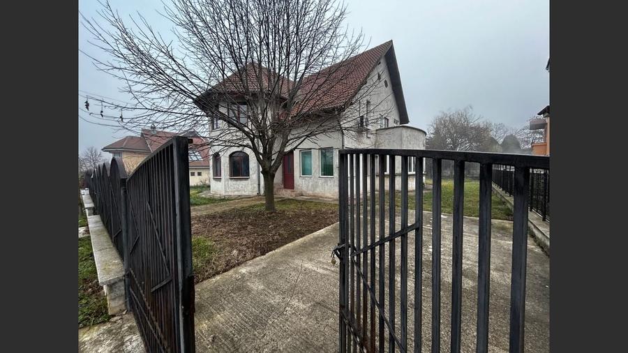 Vila eleganta de inchiriat, locatie excelenta - 8