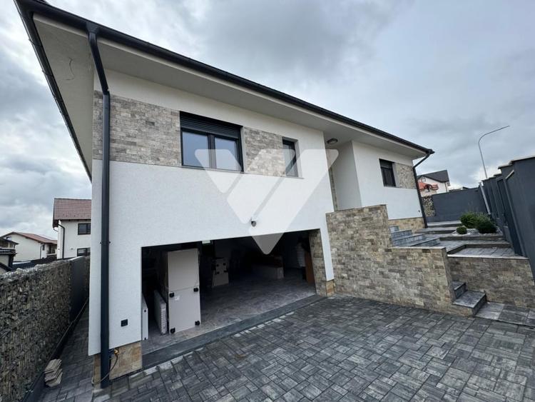 Casa individuala cu 6 camere si teren 490 mp in Șelimbar Sibiu - 1