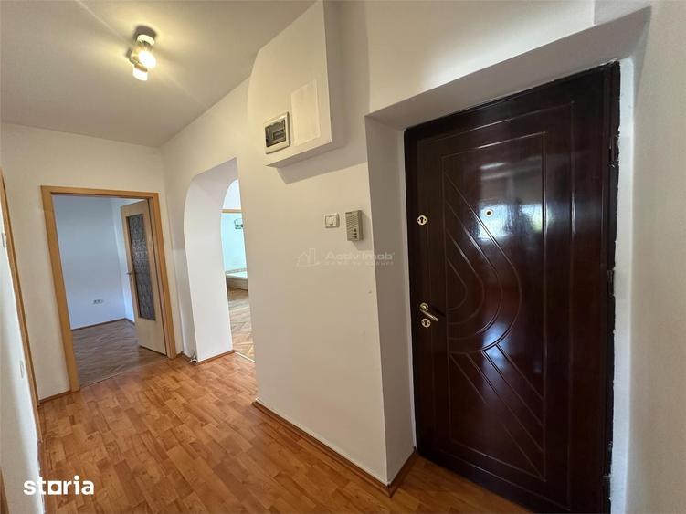 Apartament cu 3 camere semidecomandat în Luncă
