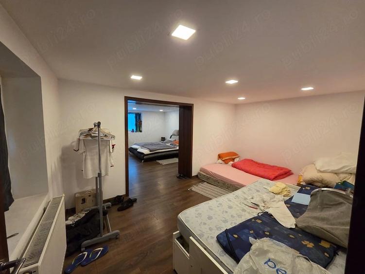 Casă cu 4 camere cu Teren 1986 Mp în Central