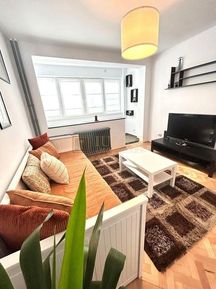 Apartament cu 2 camere decomandat, mobilat în Punctele Cardinale