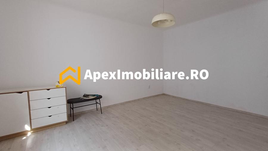 Casă individuală cu 4 camere cu Canalizare în Domenii