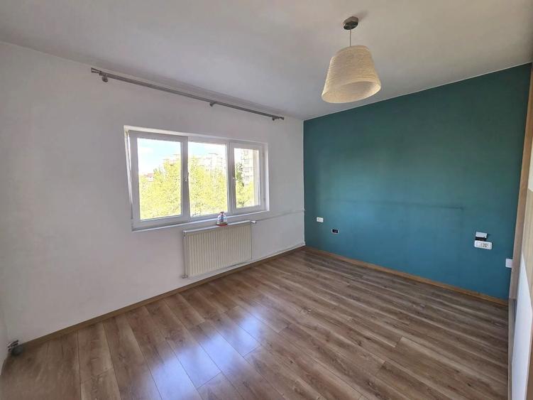 Apartament cu 2 camere decomandat, mobilat în Vitan Mall